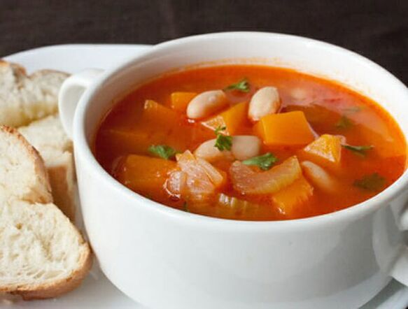 Zupa selerowa to obfite danie w diecie zdrowej diety na odchudzanie
