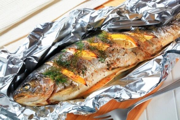 Podążaj za dietą Maggi z pieczoną rybą w folii na kolację